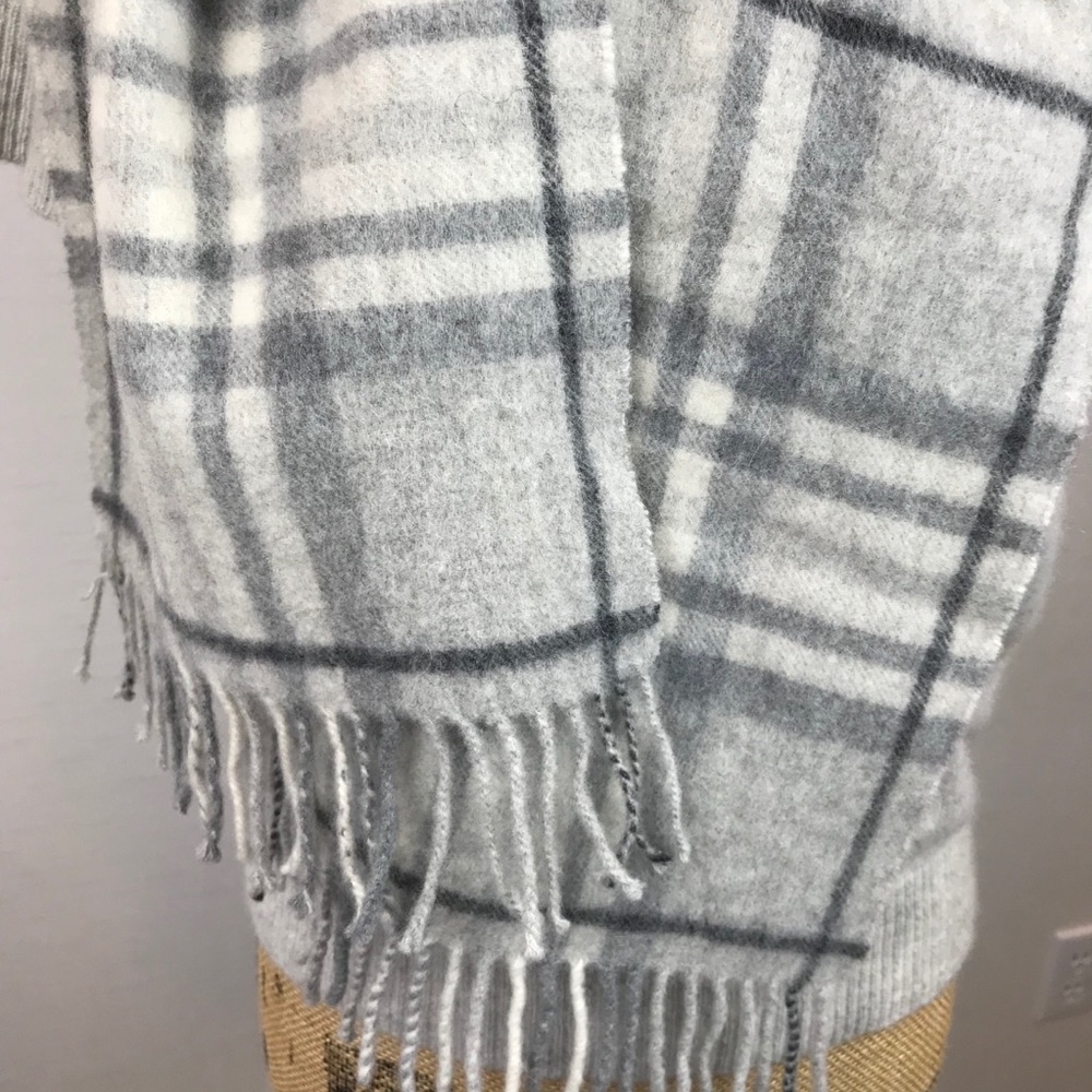 Edinburgh 100% Soft Cashmere Scarf Gray Plaid - Picture 10 of 10